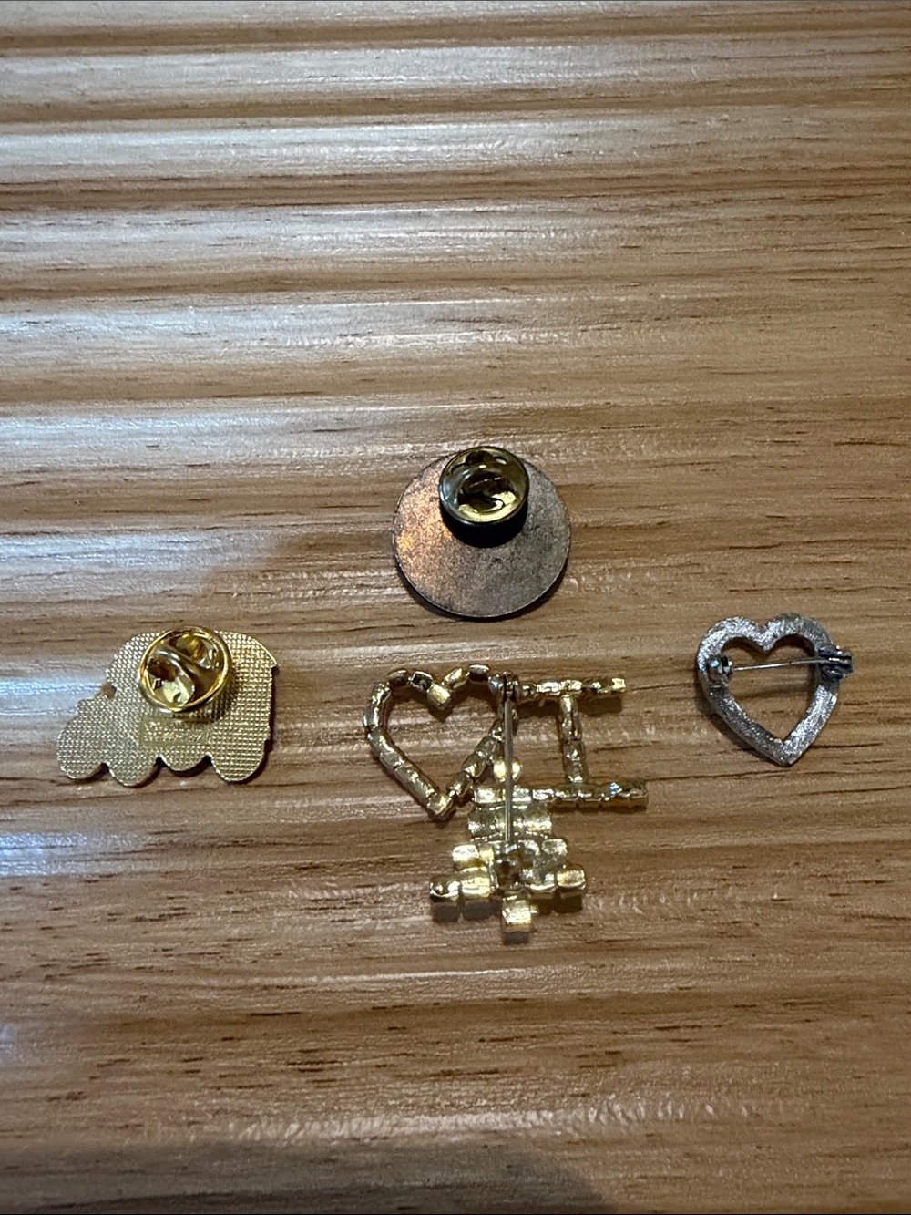 Mixed Lot of 4 Brooches/Pins - Picture 3 of 3